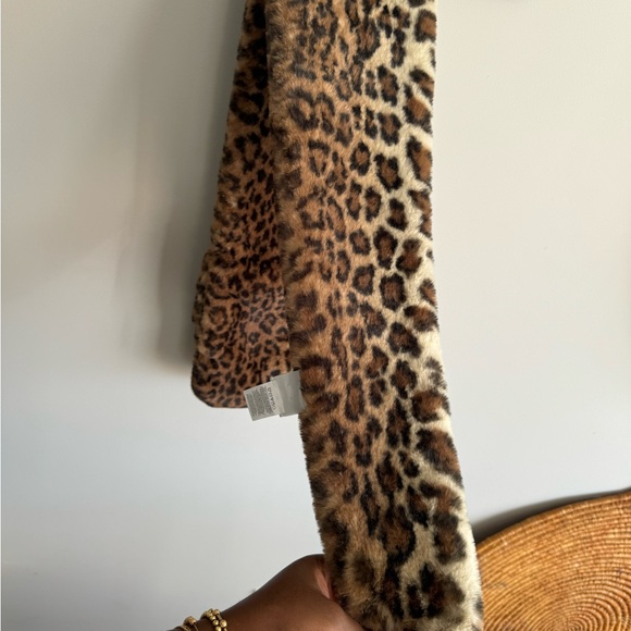 Cabi one size leopard print faux fur neck winter warmer - Picture 8 of 8